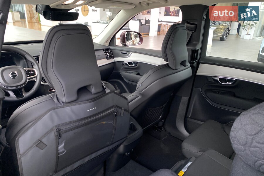 Volvo XC90 - фото 18