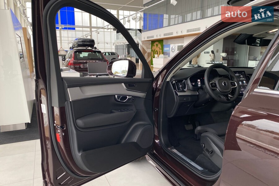 Volvo XC90 - фото 23