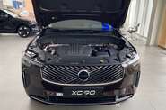 Volvo XC90 - фото 24