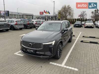 Volvo XC90 2025 Plus Bright