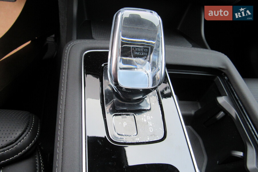 Volvo XC90 - фото 15