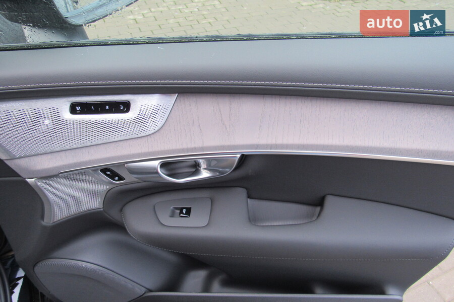Volvo XC90 - фото 22