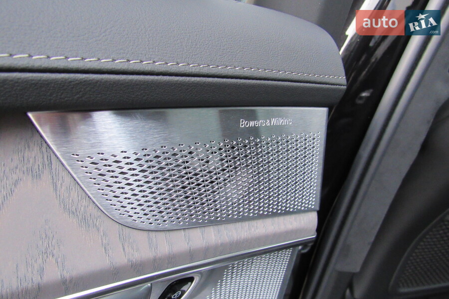 Volvo XC90 - фото 21