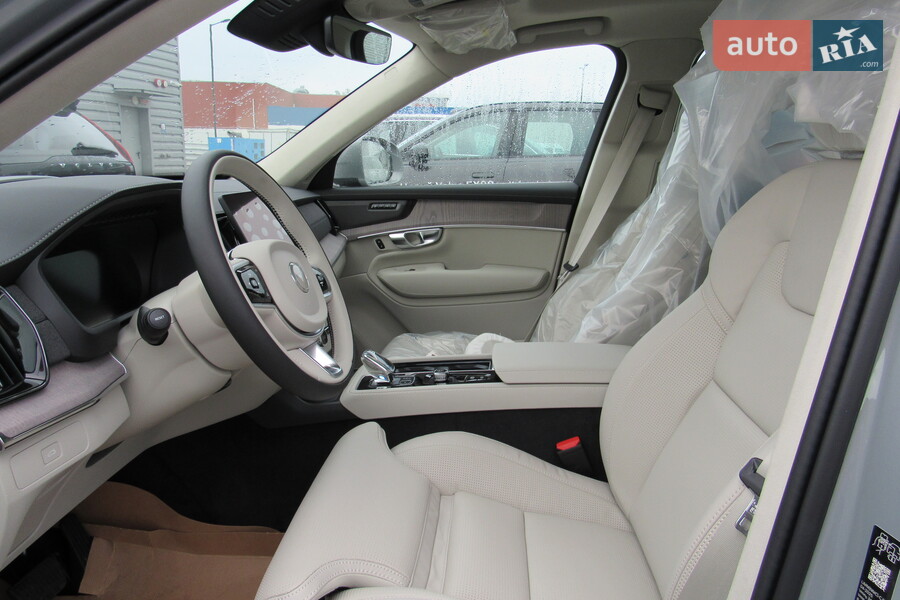 Volvo XC90 - фото 9