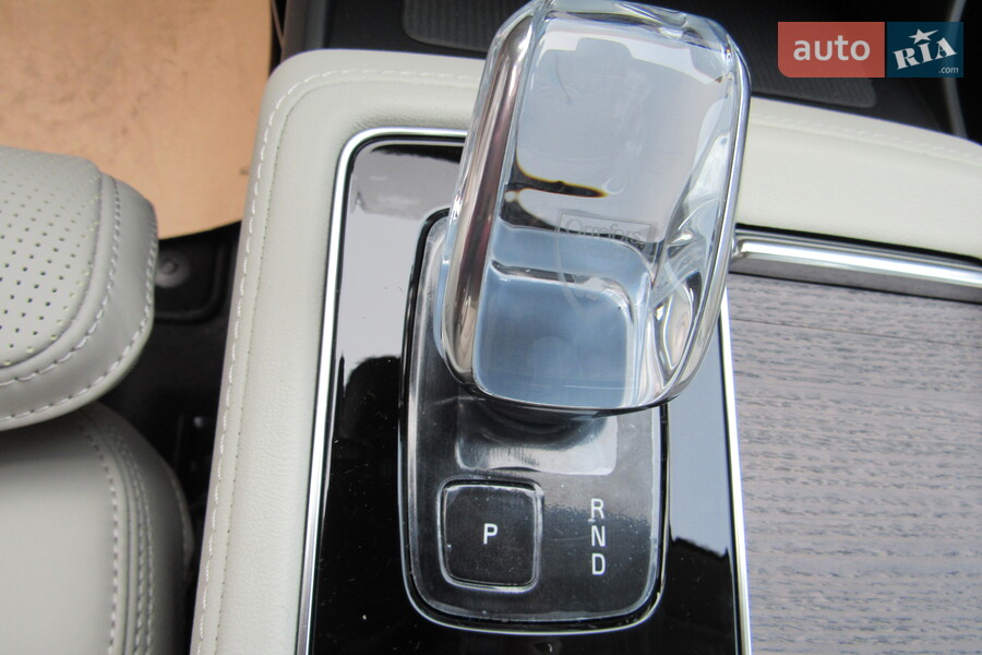 Volvo XC90 - фото 21