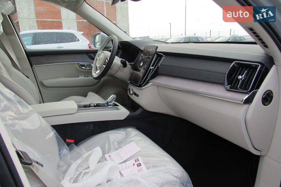 Volvo XC90 - фото 23