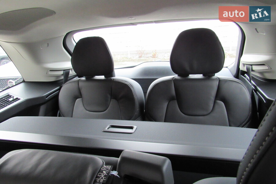 Volvo XC90 - фото 10