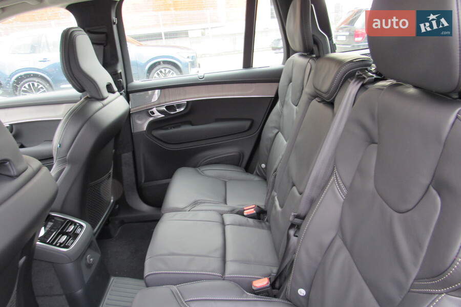 Volvo XC90 - фото 9
