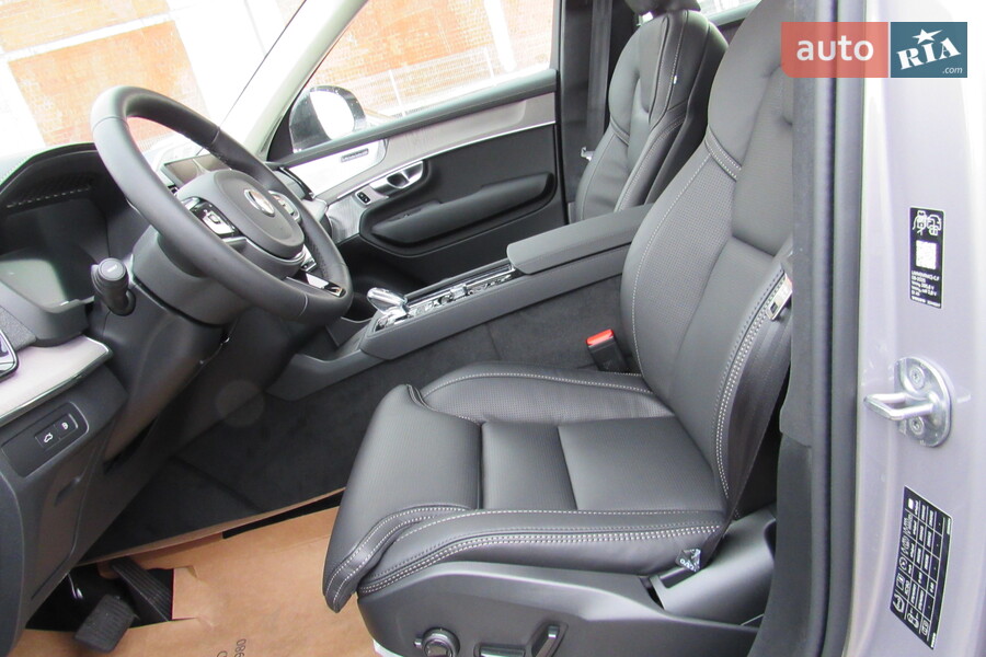 Volvo XC90 - фото 13