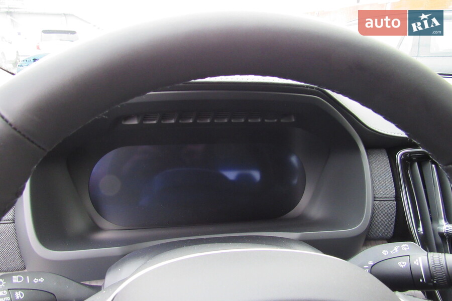 Volvo XC90 - фото 18