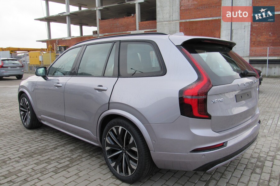 Volvo XC90 - фото 8
