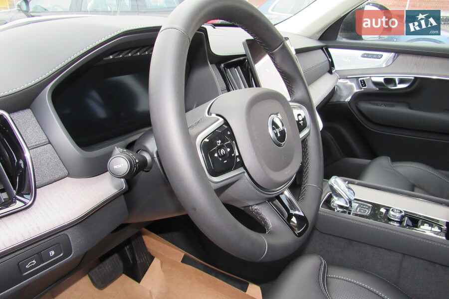 Volvo XC90 - фото 25