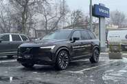 Volvo XC90 Ultra Dark