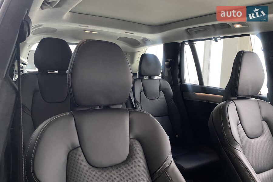 Volvo XC90 - фото 18