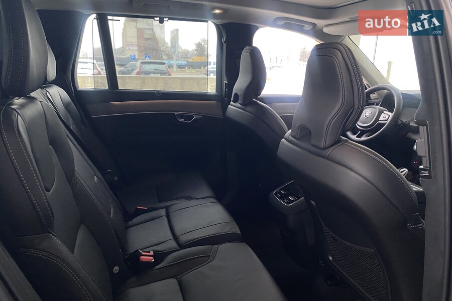 Volvo XC90 - фото 17