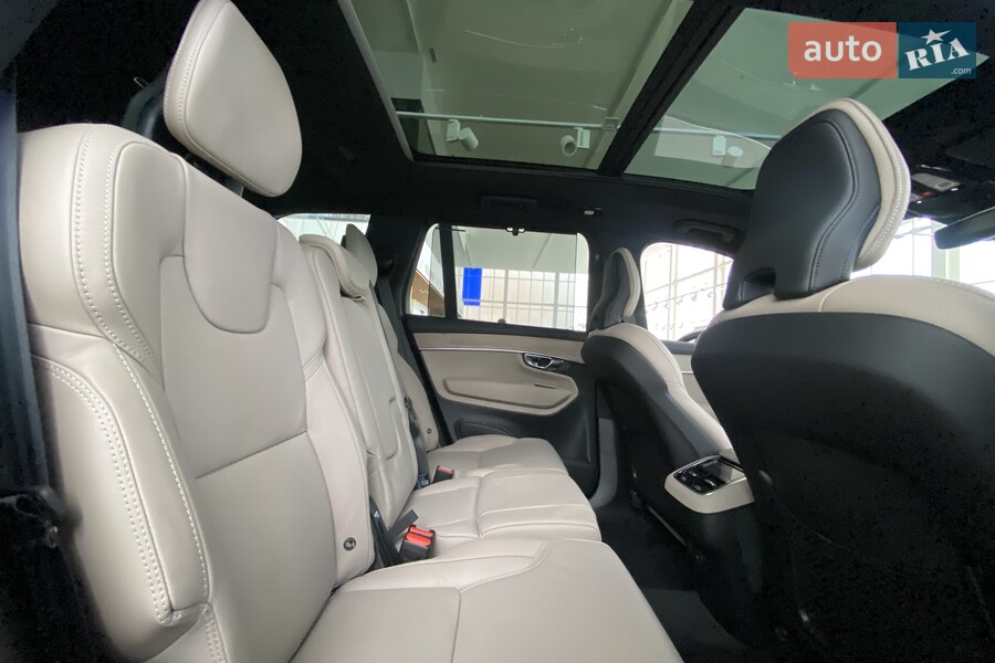 Volvo XC90 - фото 11
