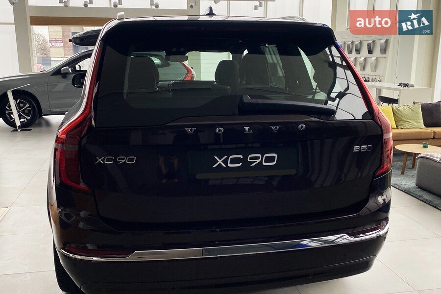 Volvo XC90 - фото 8