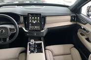 Volvo XC90 - фото 12