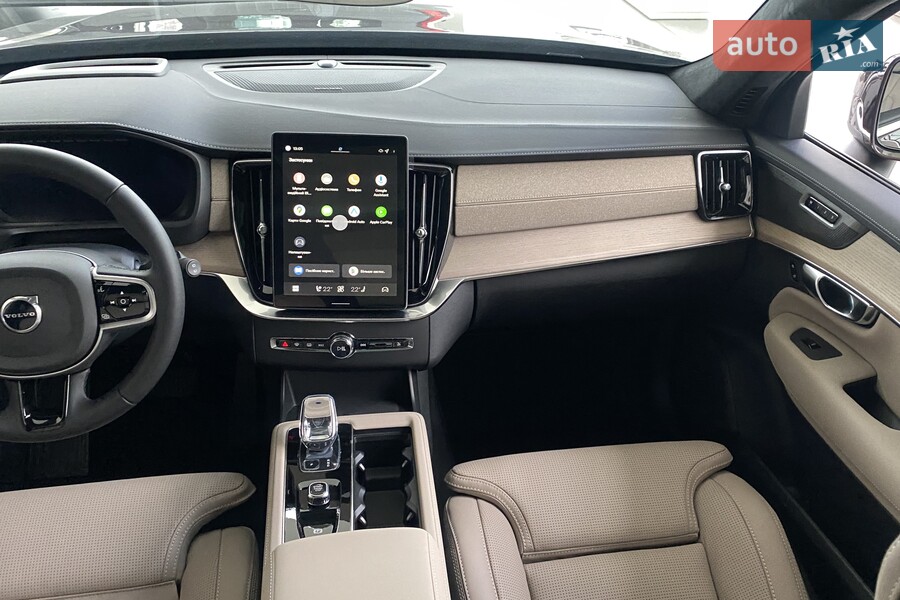 Volvo XC90 - фото 12