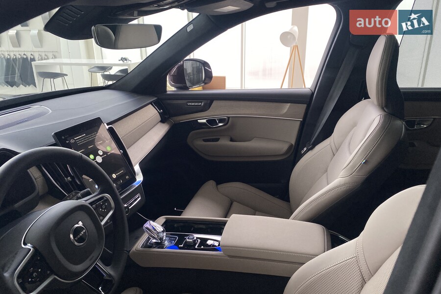 Volvo XC90 - фото 14