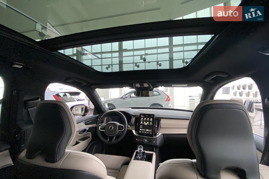 Volvo XC90 - фото 18