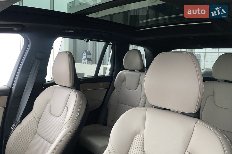 Volvo XC90 - фото 22