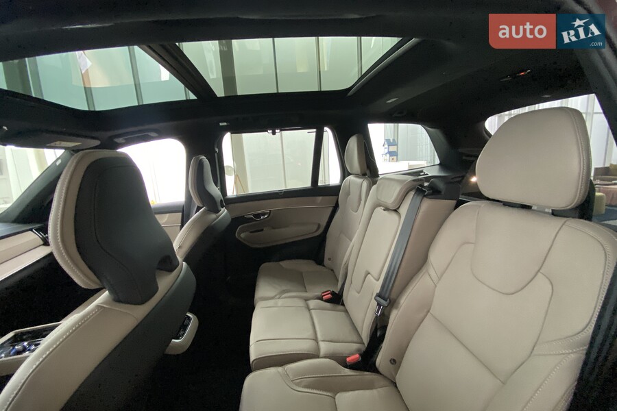 Volvo XC90 - фото 25