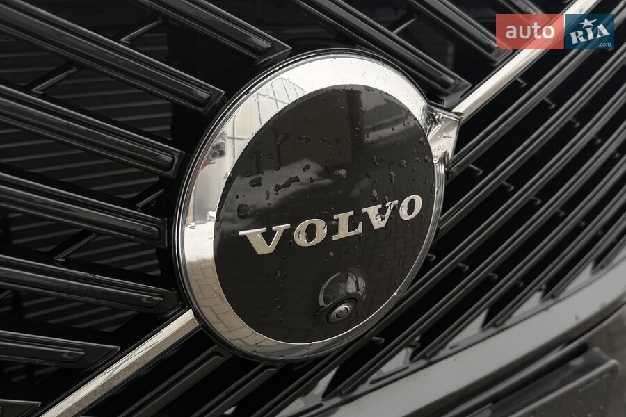 Volvo XC90 - фото 6