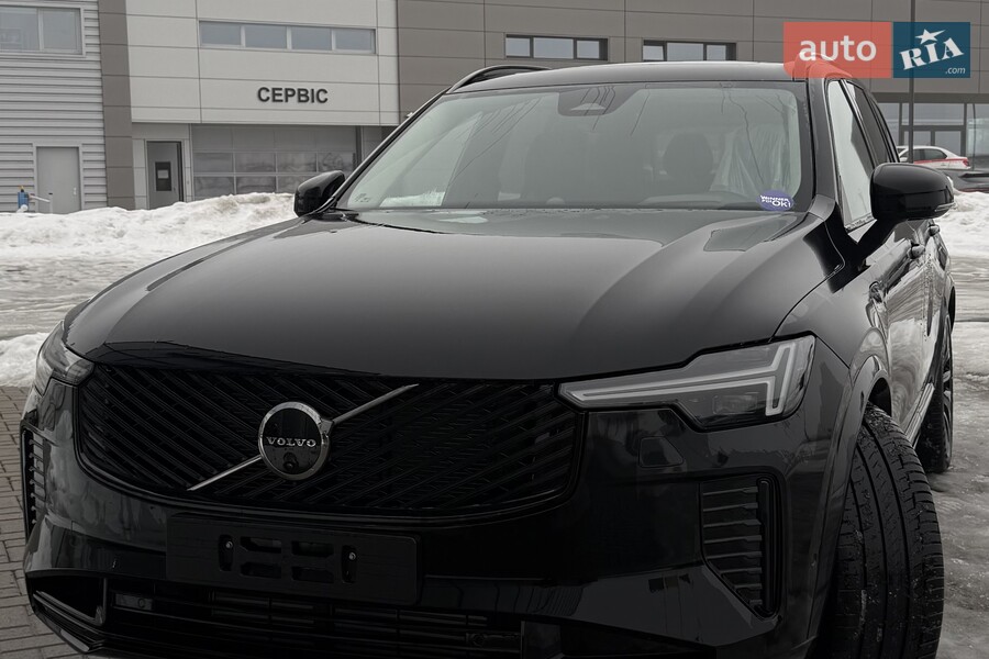 Volvo XC90 - фото 1