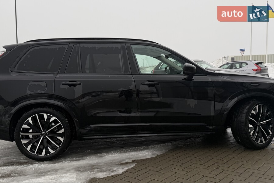 Volvo XC90 - фото 8