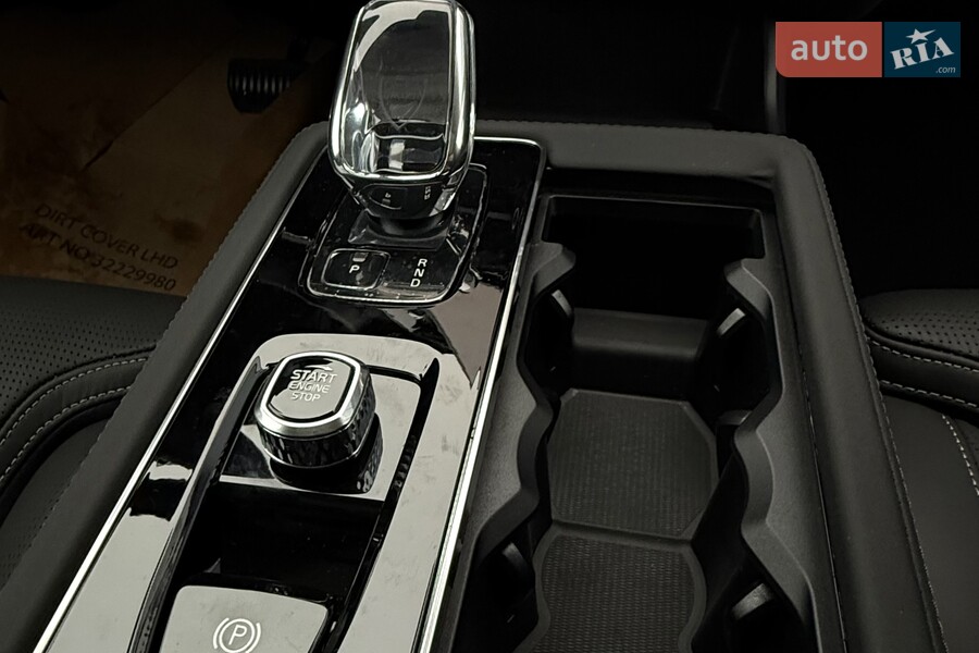 Volvo XC90 - фото 9