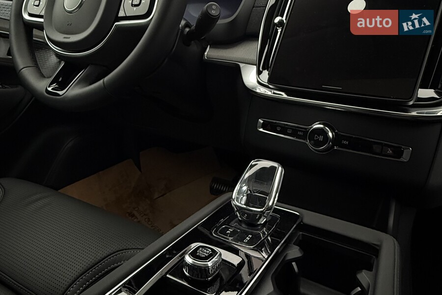 Volvo XC90 - фото 11