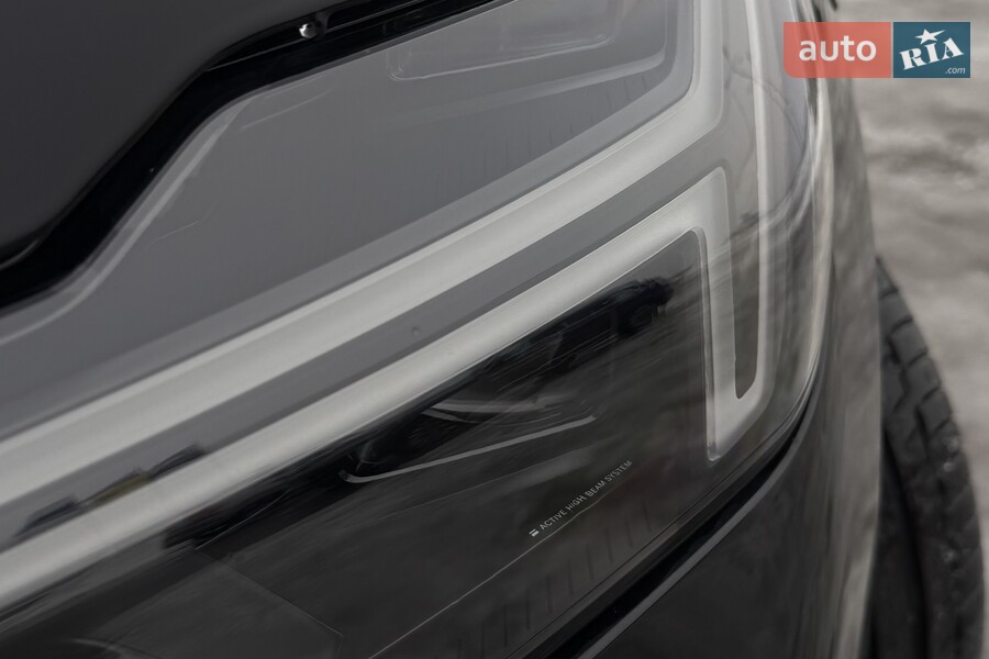 Volvo XC90 - фото 12