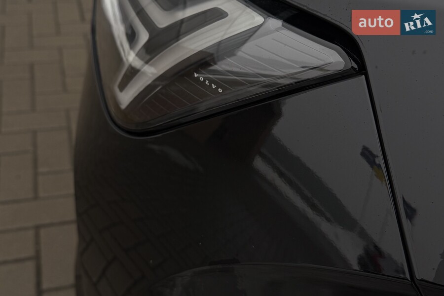 Volvo XC90 - фото 18