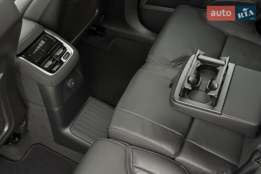 Volvo XC90 - фото 21