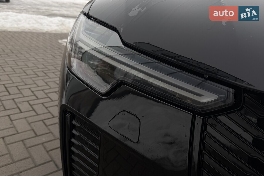 Volvo XC90 - фото 26