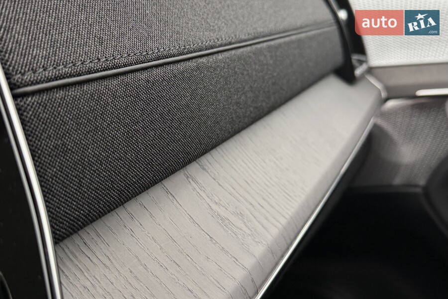 Volvo XC90 - фото 30