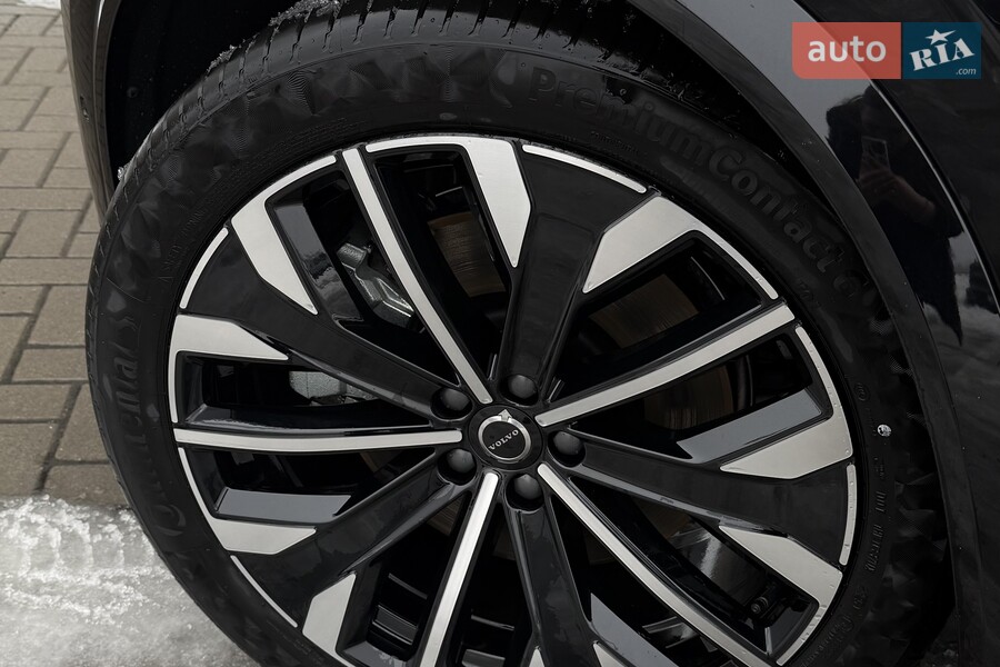 Volvo XC90 - фото 33