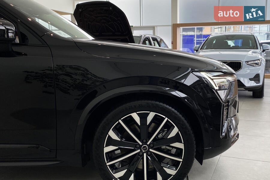 Volvo XC90 - фото 9
