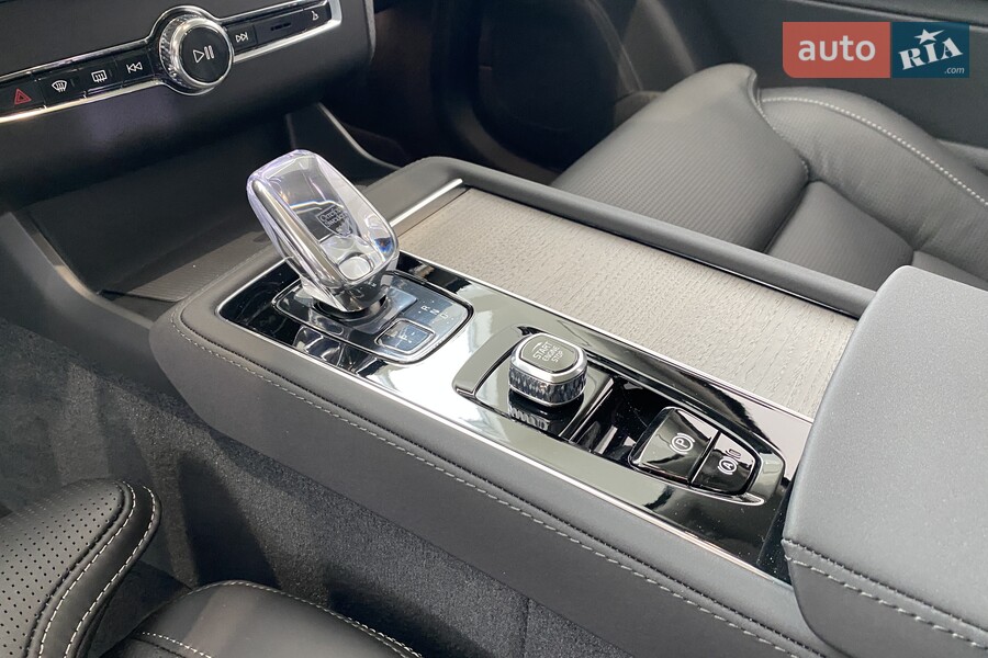 Volvo XC90 - фото 15