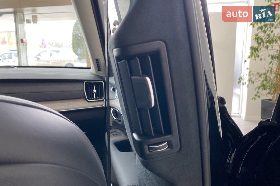 Volvo XC90 - фото 23
