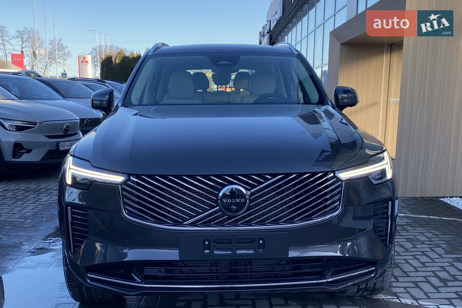 Volvo XC90 - фото 1