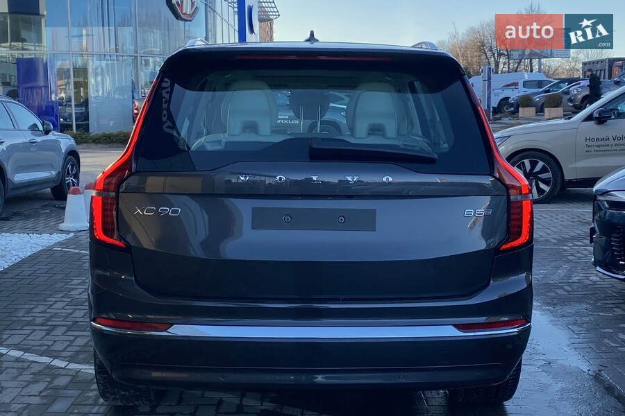 Volvo XC90 - фото 7