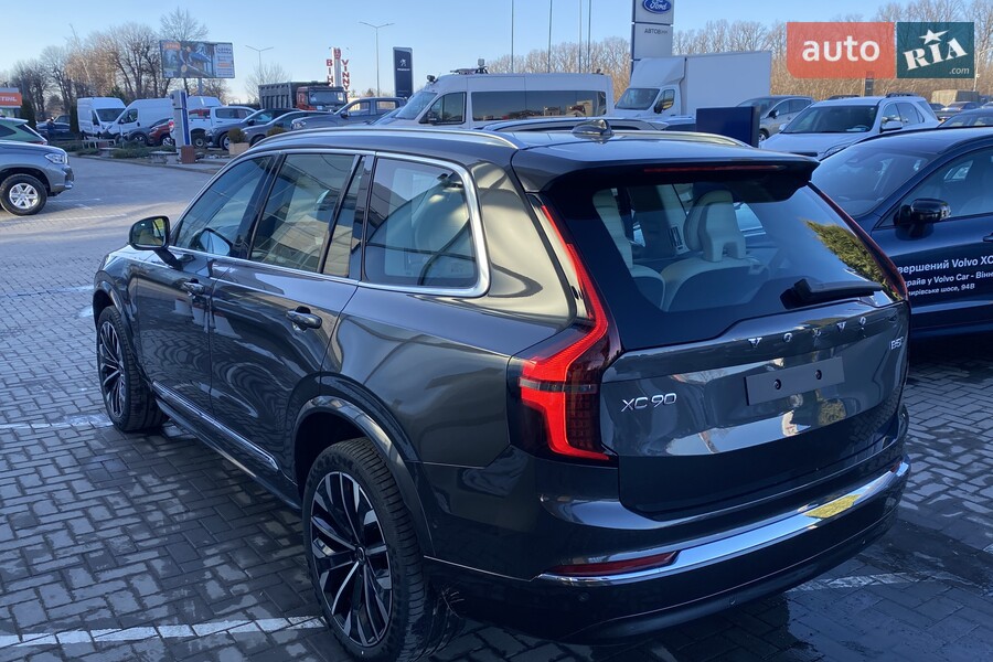 Volvo XC90 - фото 8