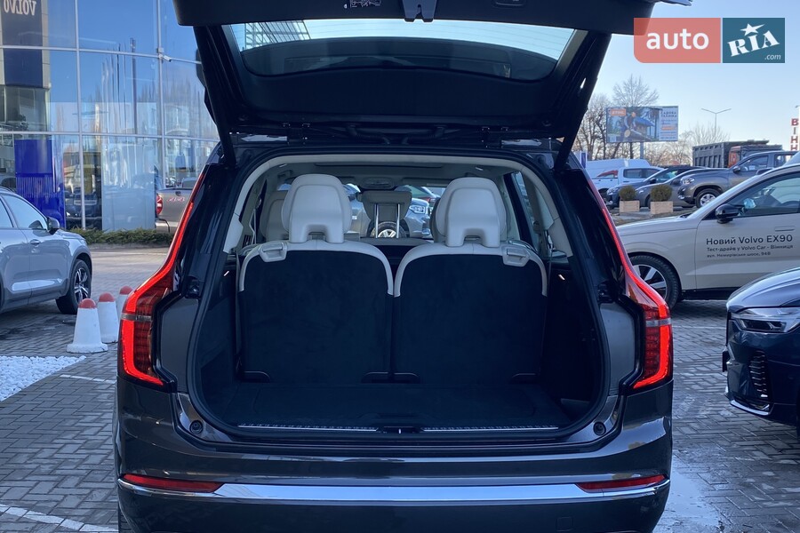 Volvo XC90 - фото 12