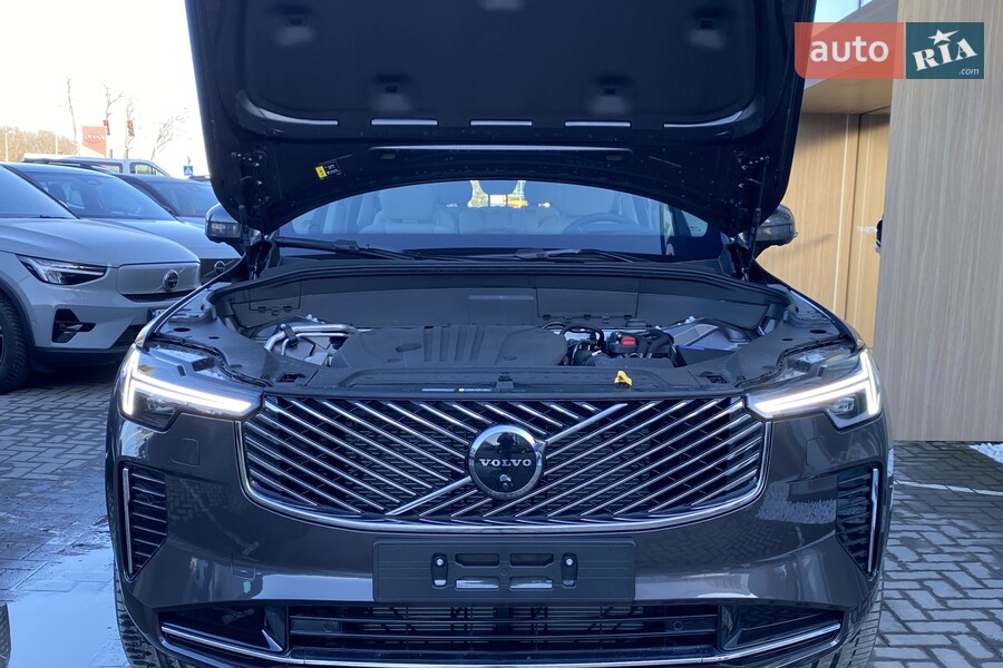 Volvo XC90 - фото 31