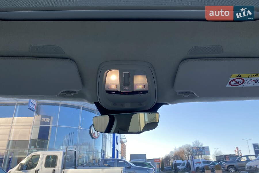 Volvo XC90 - фото 18