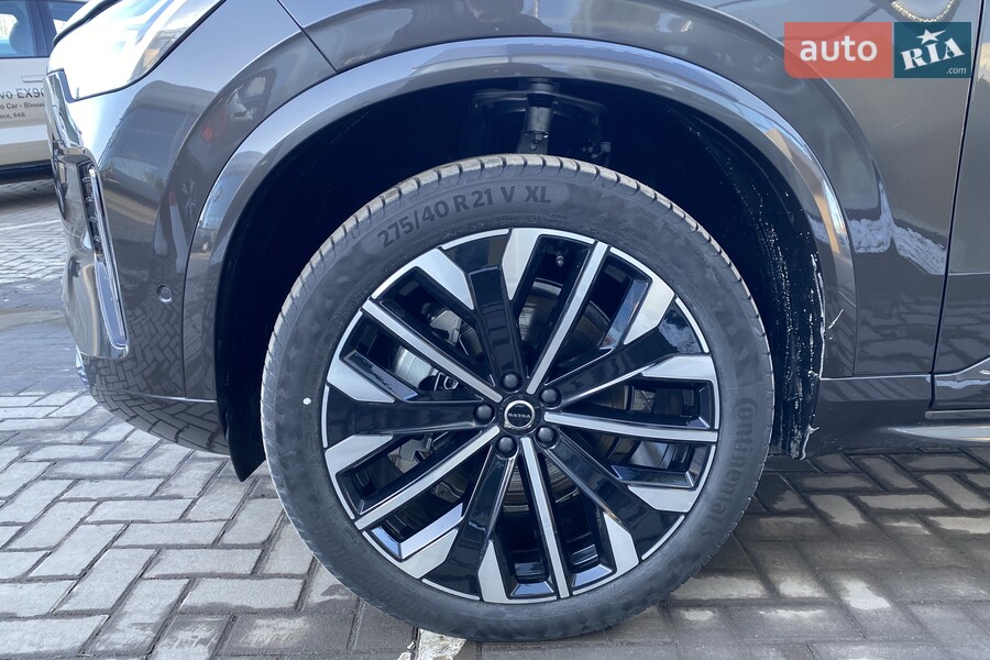 Volvo XC90 - фото 10