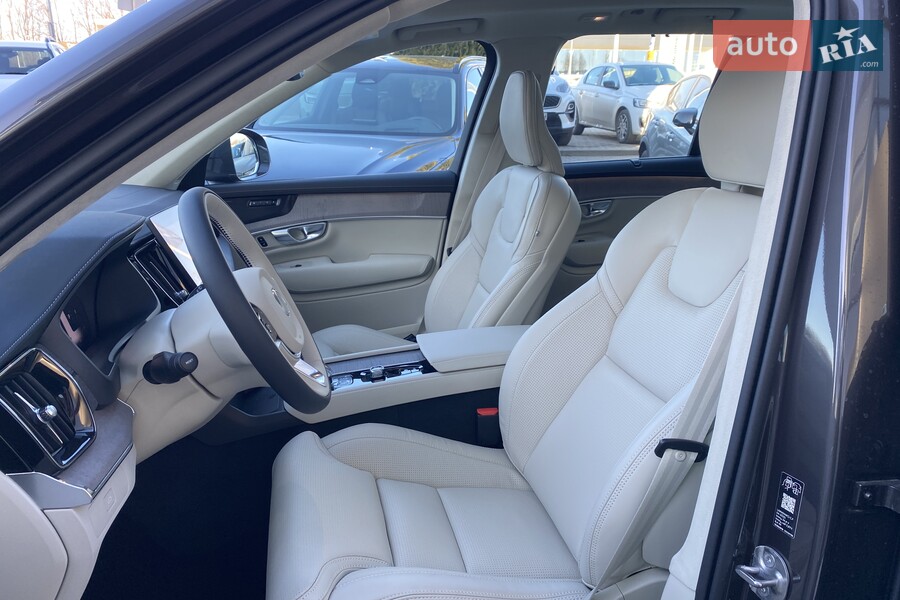 Volvo XC90 - фото 21