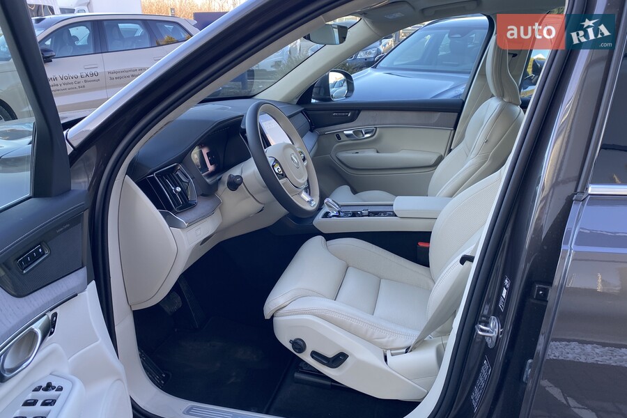 Volvo XC90 - фото 20